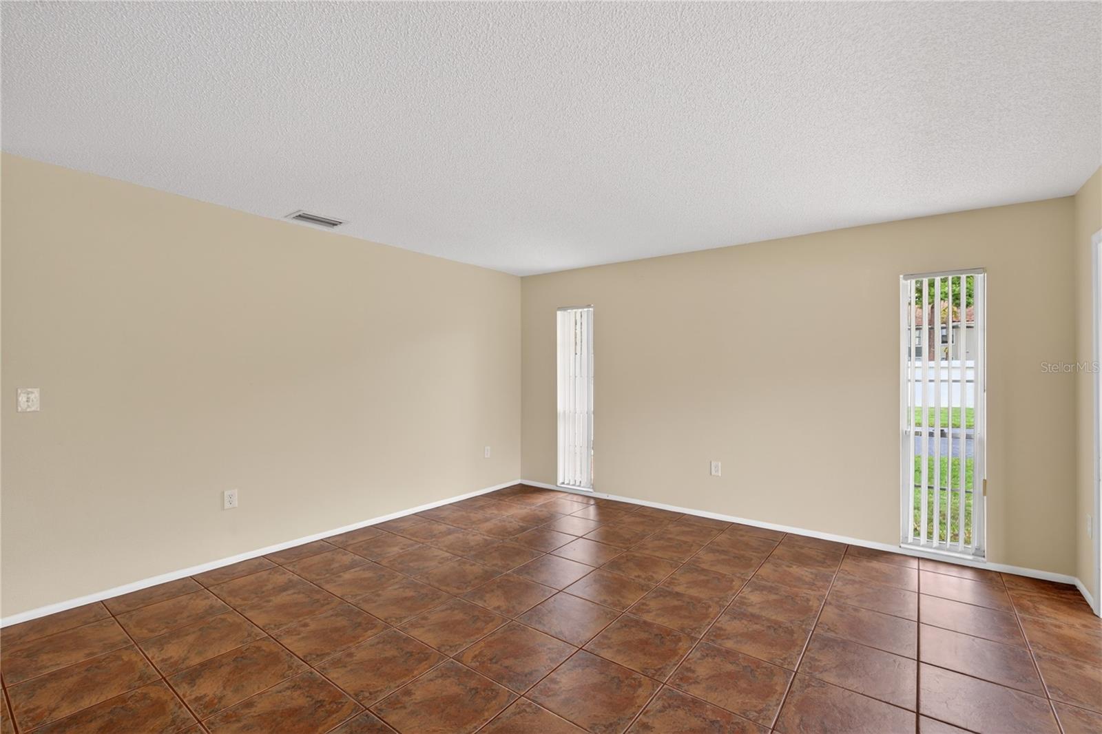 3501 N VILLAGE CT #220, SARASOTA, FL, 34231