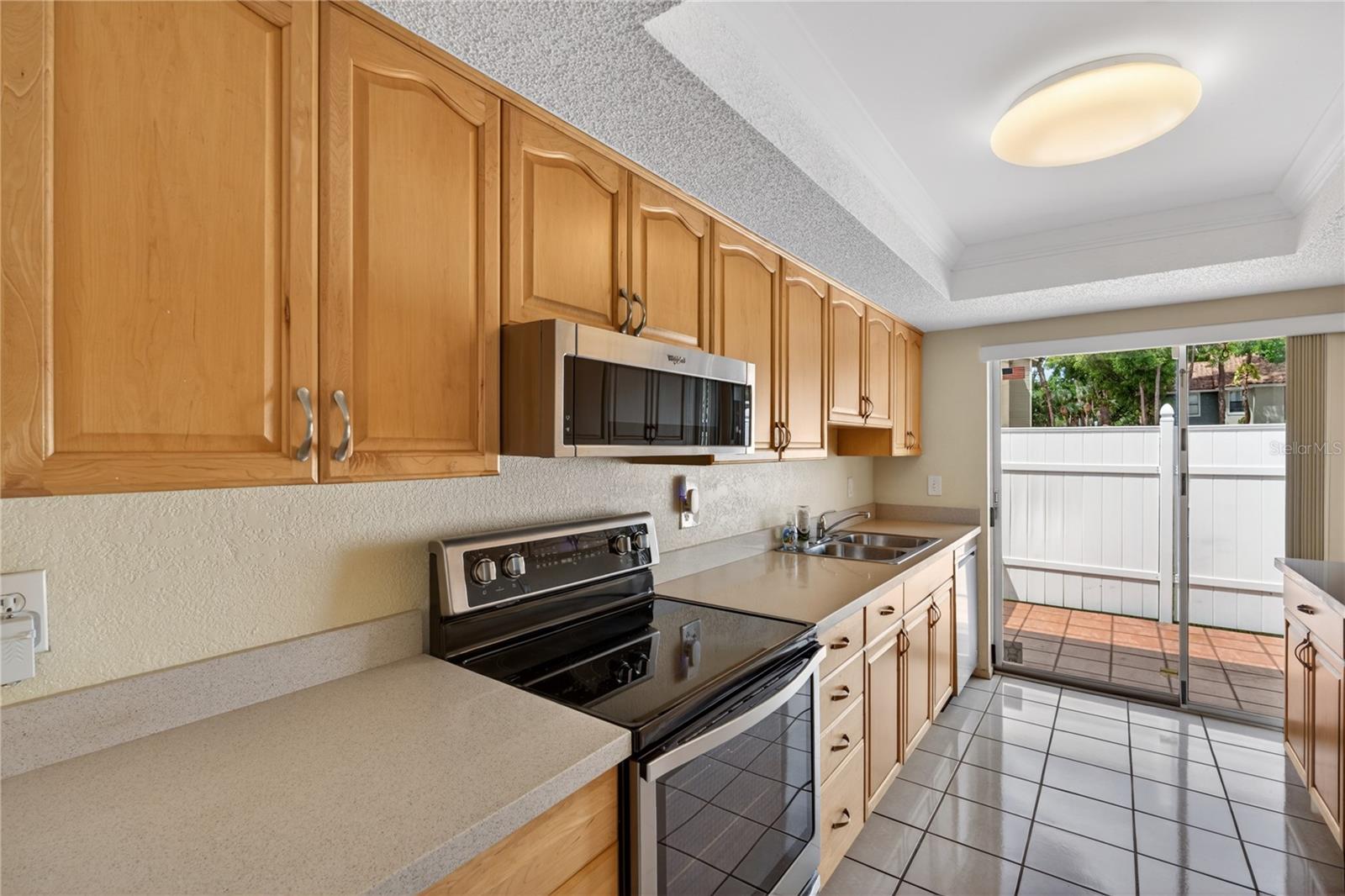 3501 N VILLAGE CT #220, SARASOTA, FL, 34231