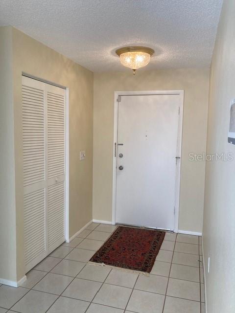 3501 N VILLAGE CT #220, SARASOTA, FL, 34231
