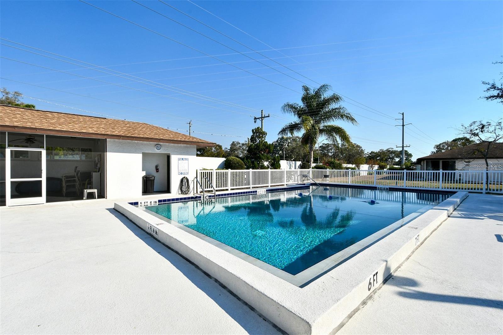 3501 N VILLAGE CT #220, SARASOTA, FL, 34231