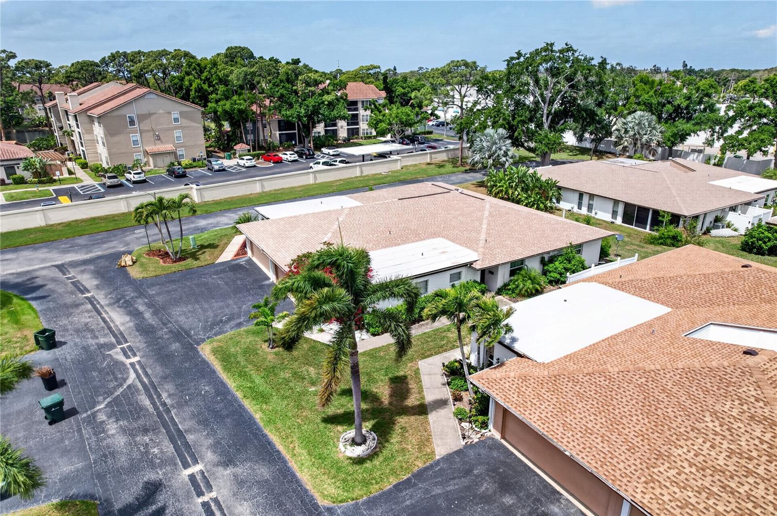 3501 N VILLAGE CT #220, SARASOTA, FL, 34231