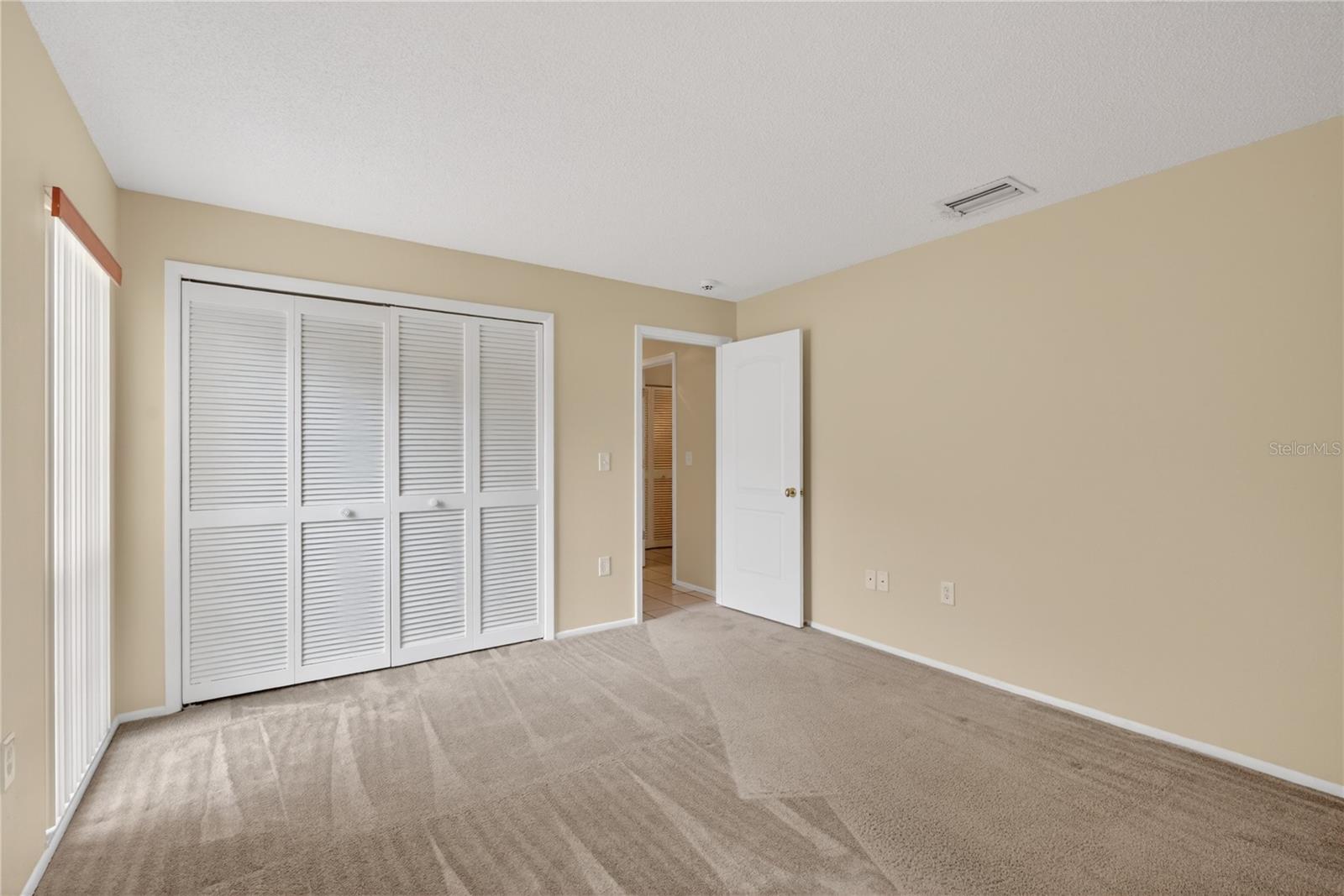 3501 N VILLAGE CT #220, SARASOTA, FL, 34231