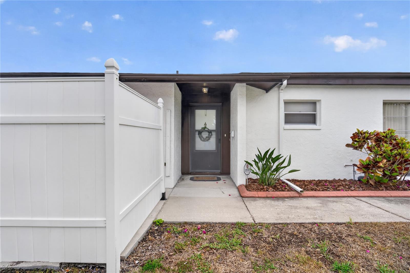 3501 N VILLAGE CT #220, SARASOTA, FL, 34231