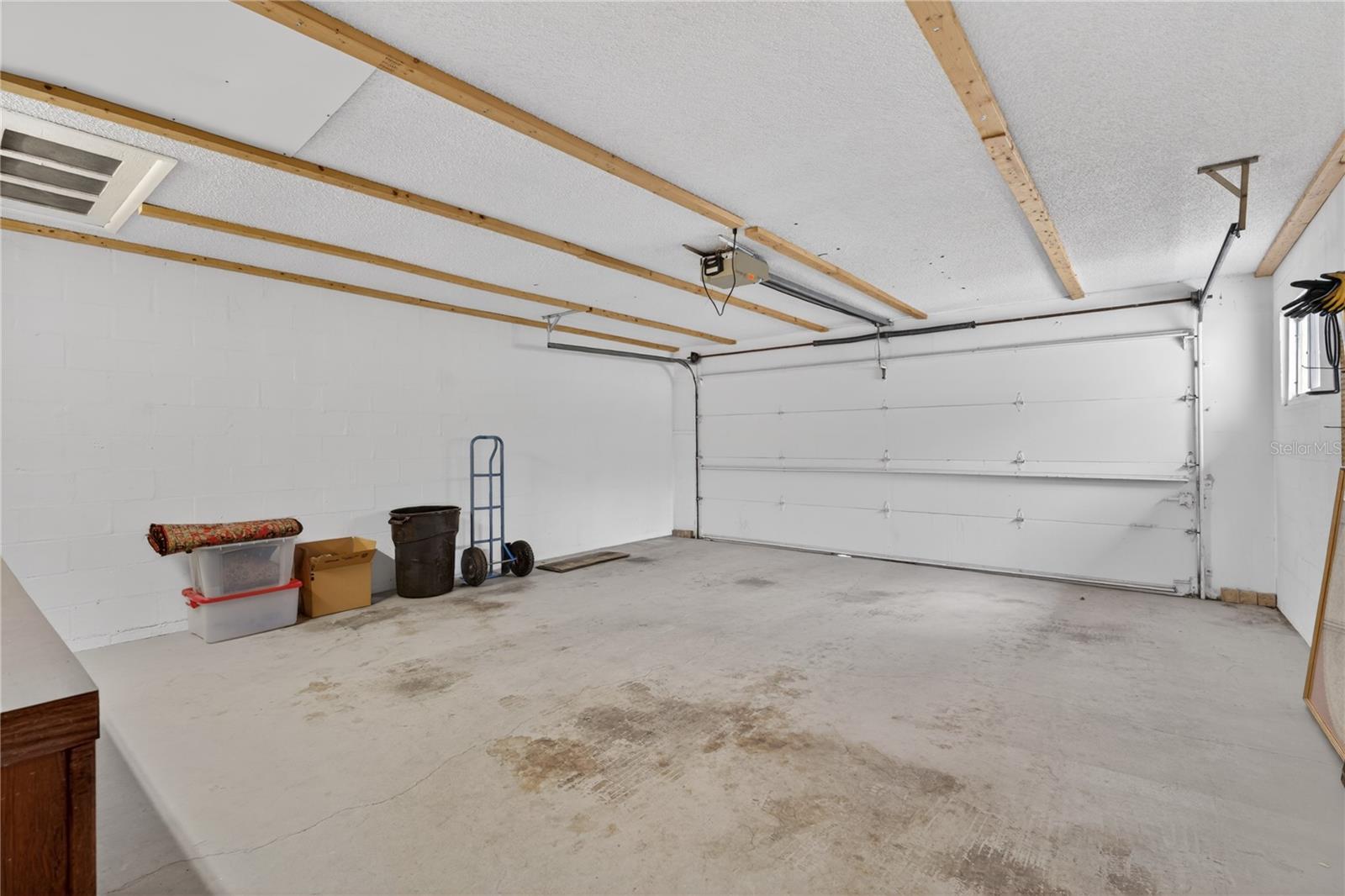 3501 N VILLAGE CT #220, SARASOTA, FL, 34231