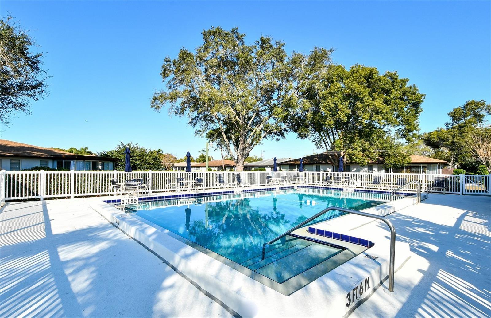 3501 N VILLAGE CT #220, SARASOTA, FL, 34231