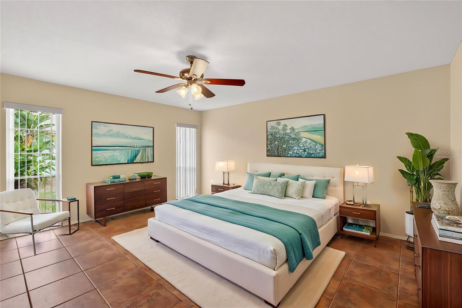 3501 N VILLAGE CT #220, SARASOTA, FL, 34231