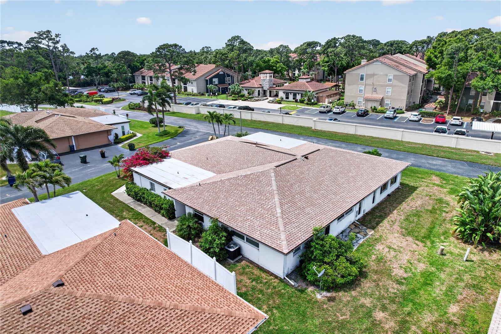 3501 N VILLAGE CT #220, SARASOTA, FL, 34231