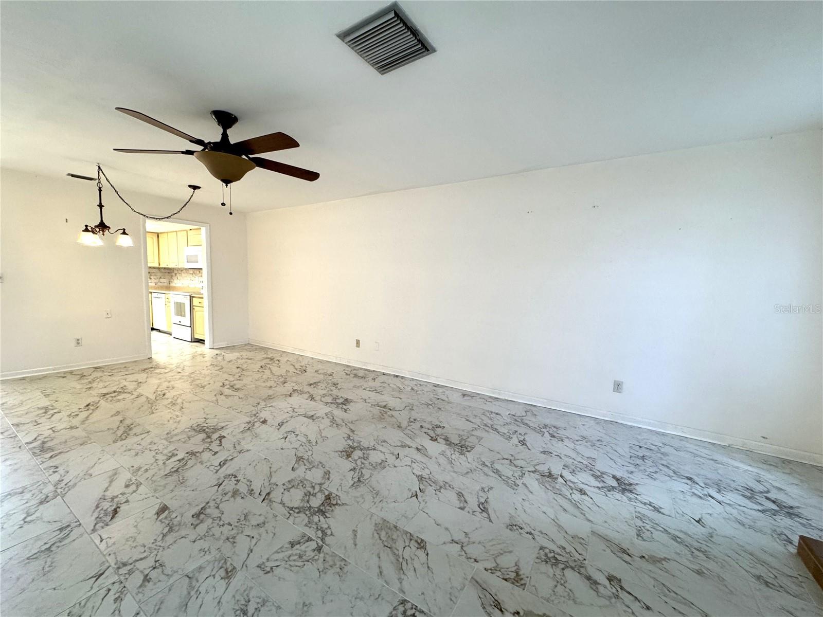 610 INDIAN ROCKS RD N #103, BELLEAIR BLUFFS, FL, 33770