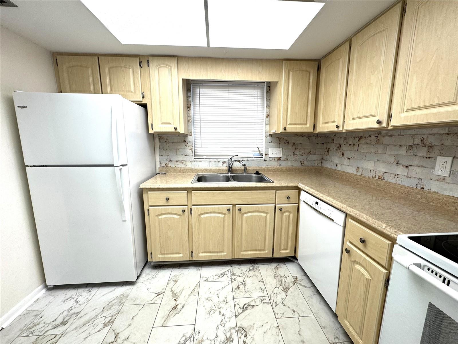 610 INDIAN ROCKS RD N #103, BELLEAIR BLUFFS, FL, 33770
