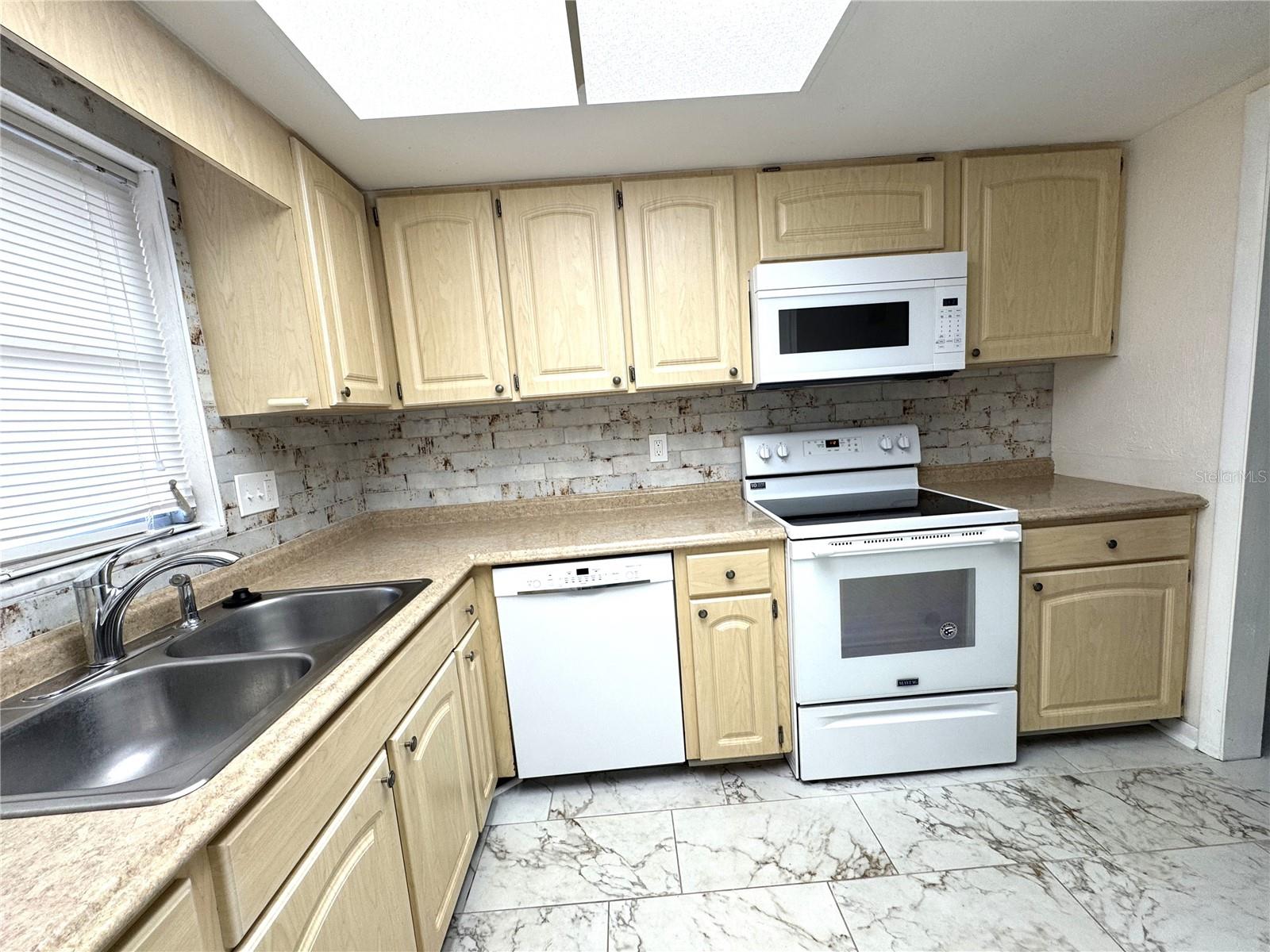 610 INDIAN ROCKS RD N #103, BELLEAIR BLUFFS, FL, 33770
