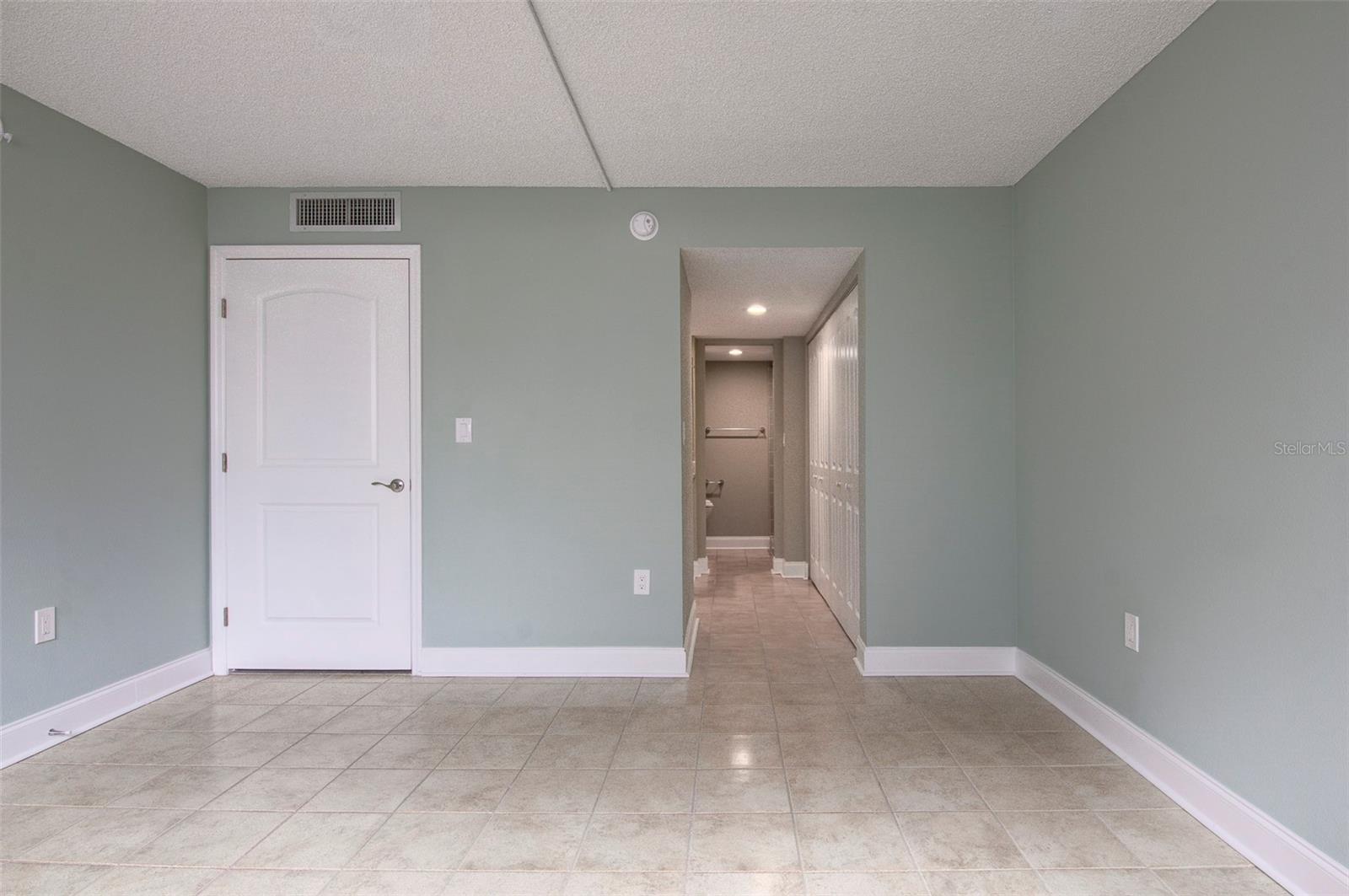 450 TREASURE ISLAND CSWY #105, TREASURE ISLAND, FL, 33706