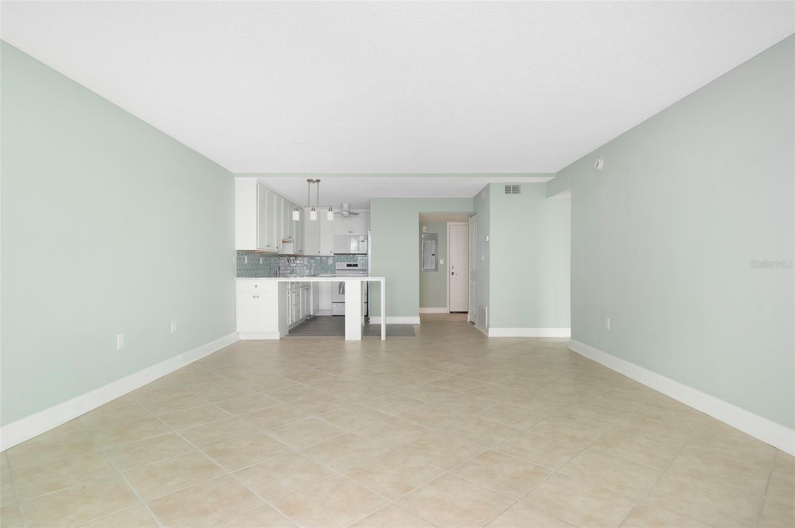 450 TREASURE ISLAND CSWY #105, TREASURE ISLAND, FL, 33706