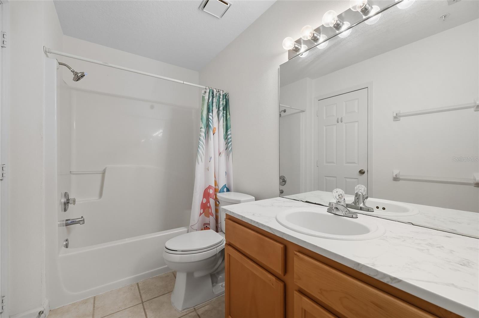 6029 LAKE POINTE DR #202, ORLANDO, FL, 32822