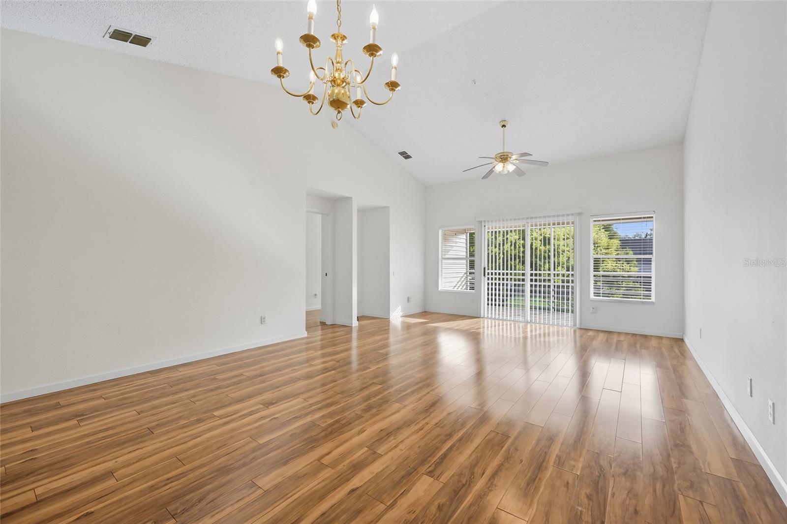 6029 LAKE POINTE DR #202, ORLANDO, FL, 32822
