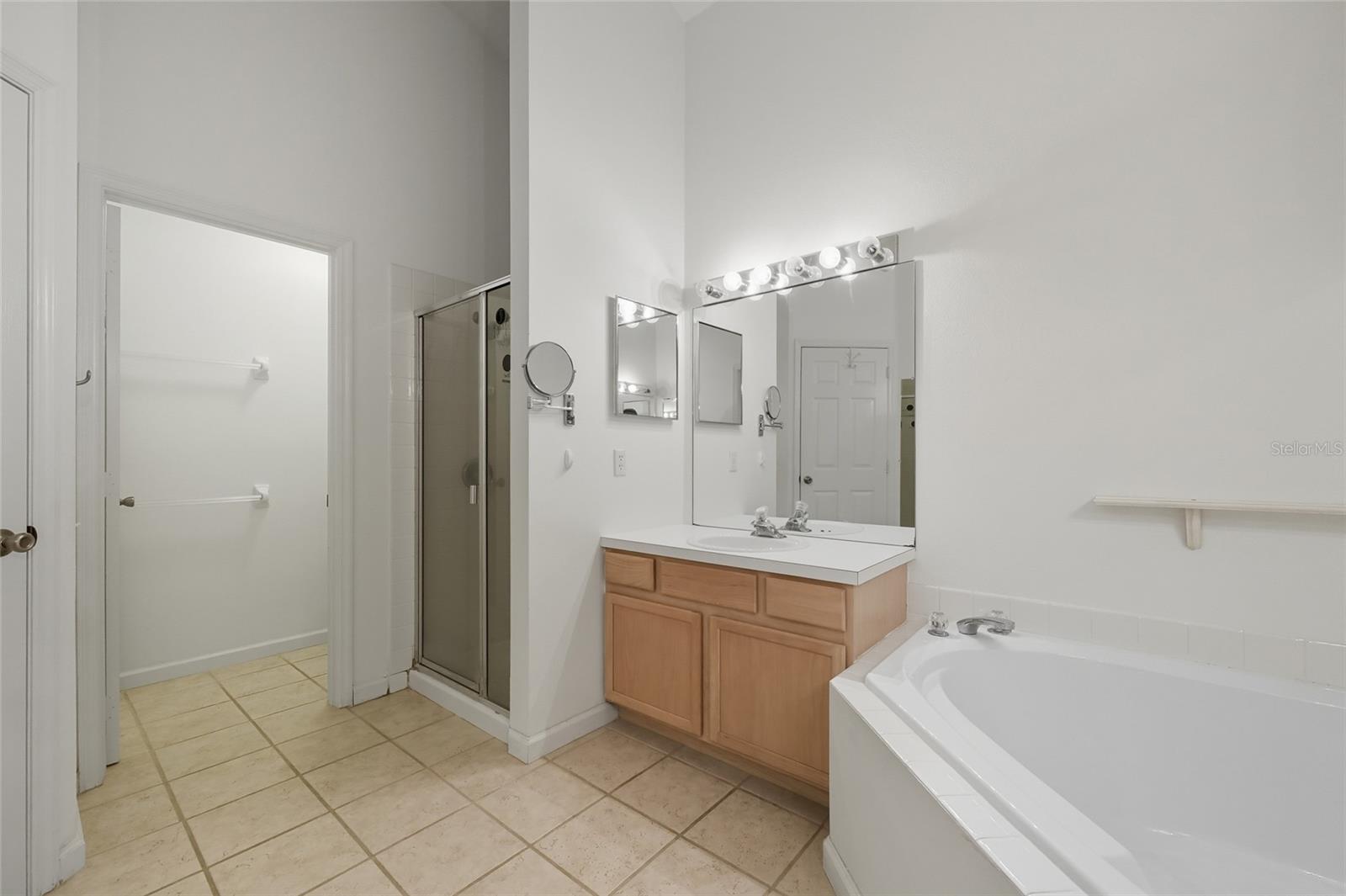 6029 LAKE POINTE DR #202, ORLANDO, FL, 32822
