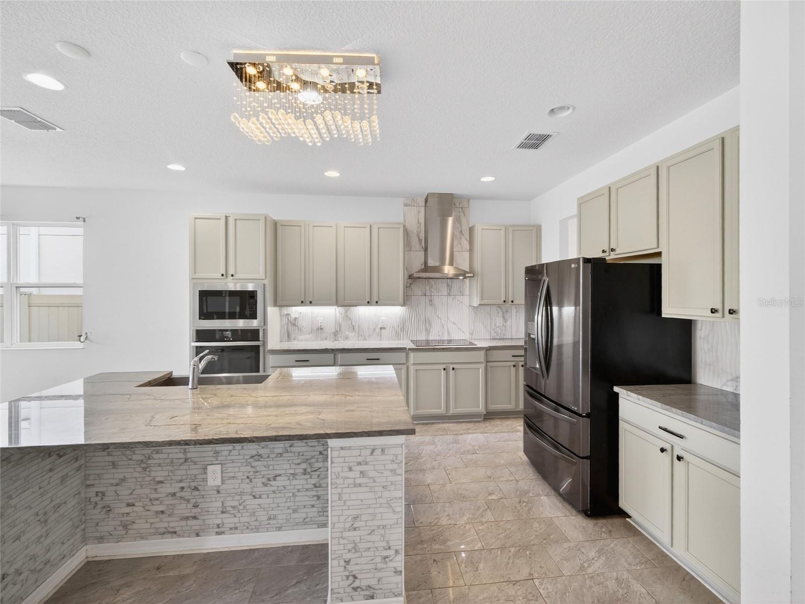 2556 LEYLAND CYPRESS LN, SANFORD, FL, 32773