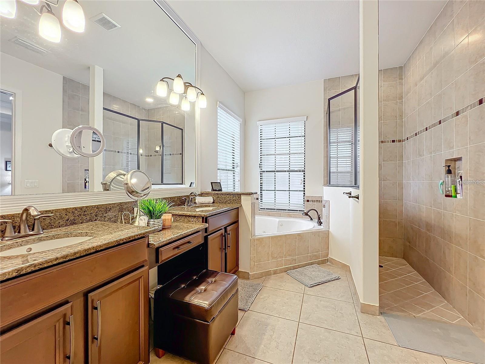 8419 PRESTBURY DR, ORLANDO, FL, 32832
