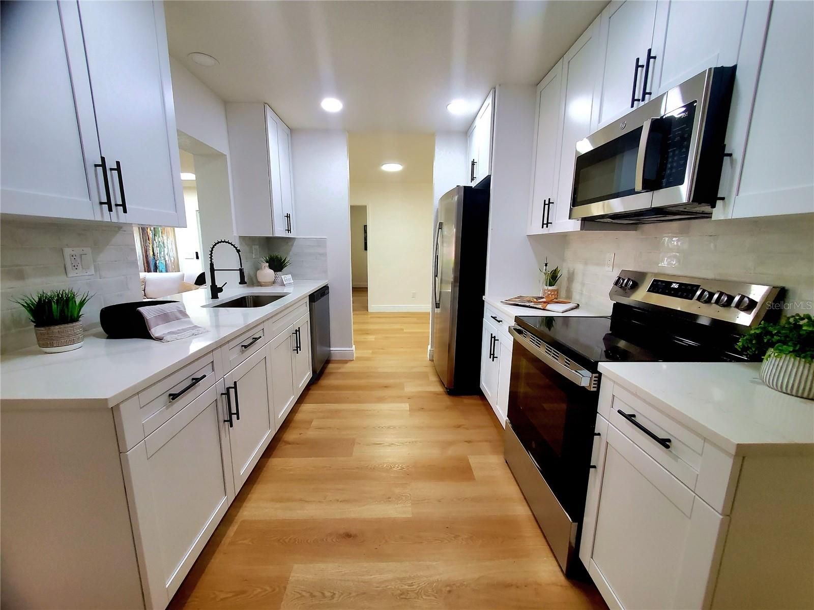 835 ANCHORAGE LN, PALM HARBOR, FL, 34685