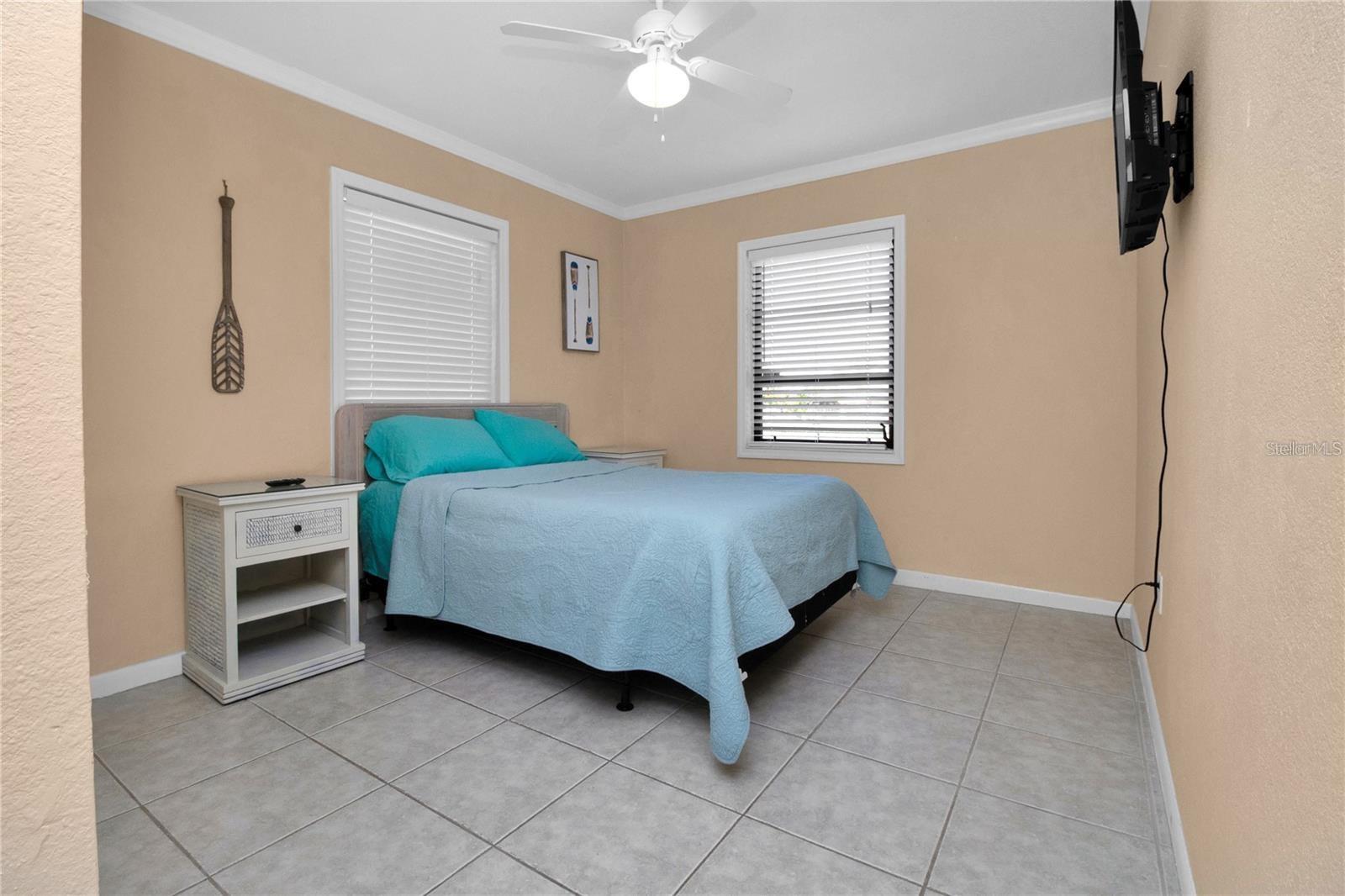815 CONREID DR NE, PORT CHARLOTTE, FL, 33952