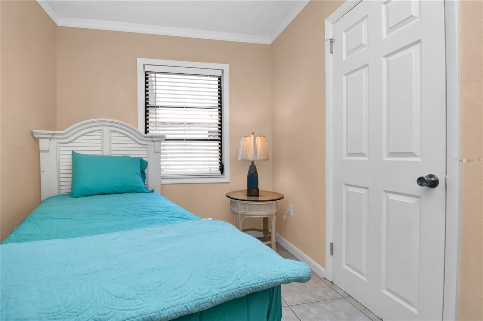 815 CONREID DR NE, PORT CHARLOTTE, FL, 33952