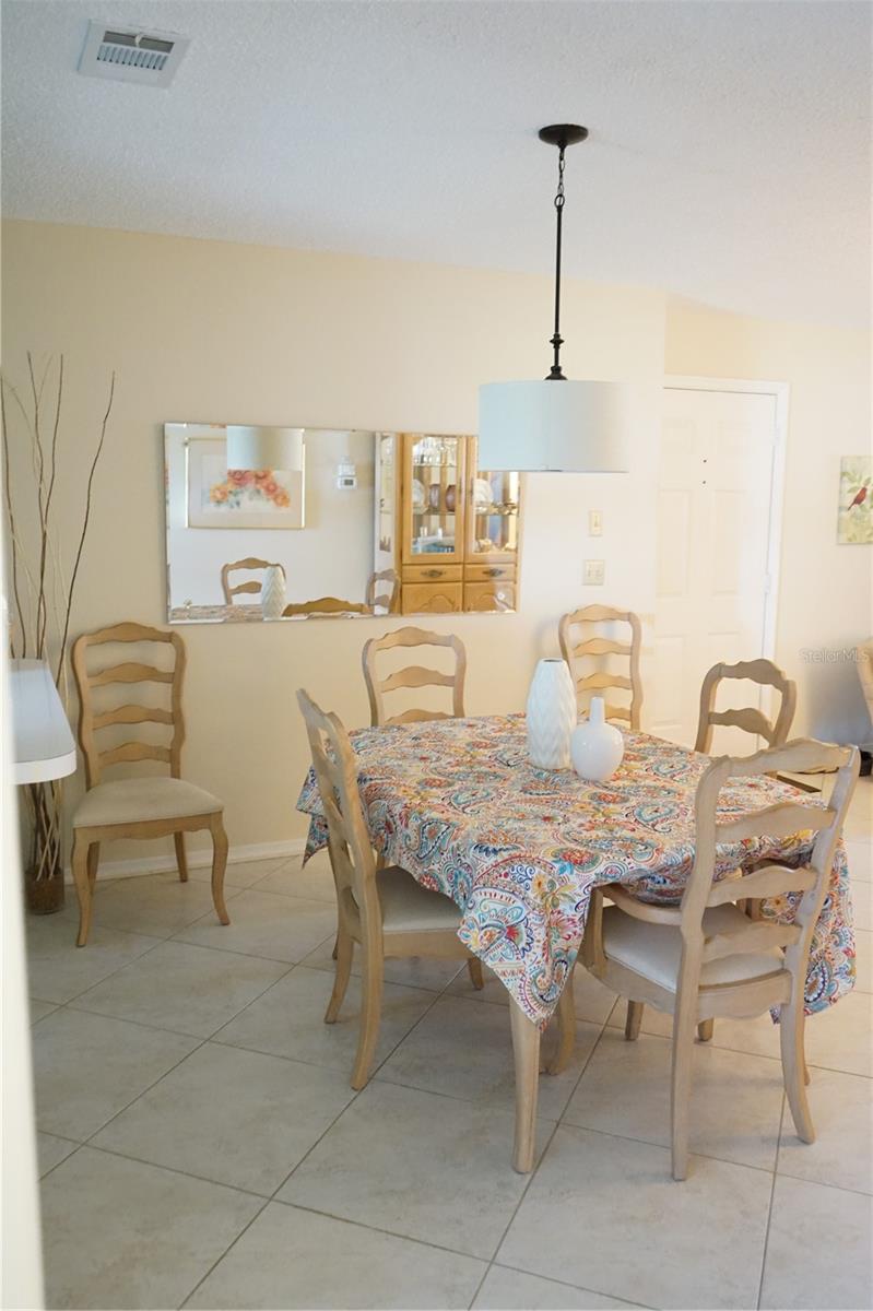 2102 HEREFORD DR #513, SUN CITY CENTER, FL, 33573