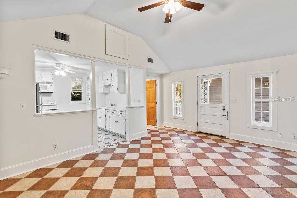 205 E VOORHIS AVE, DELAND, FL, 32724