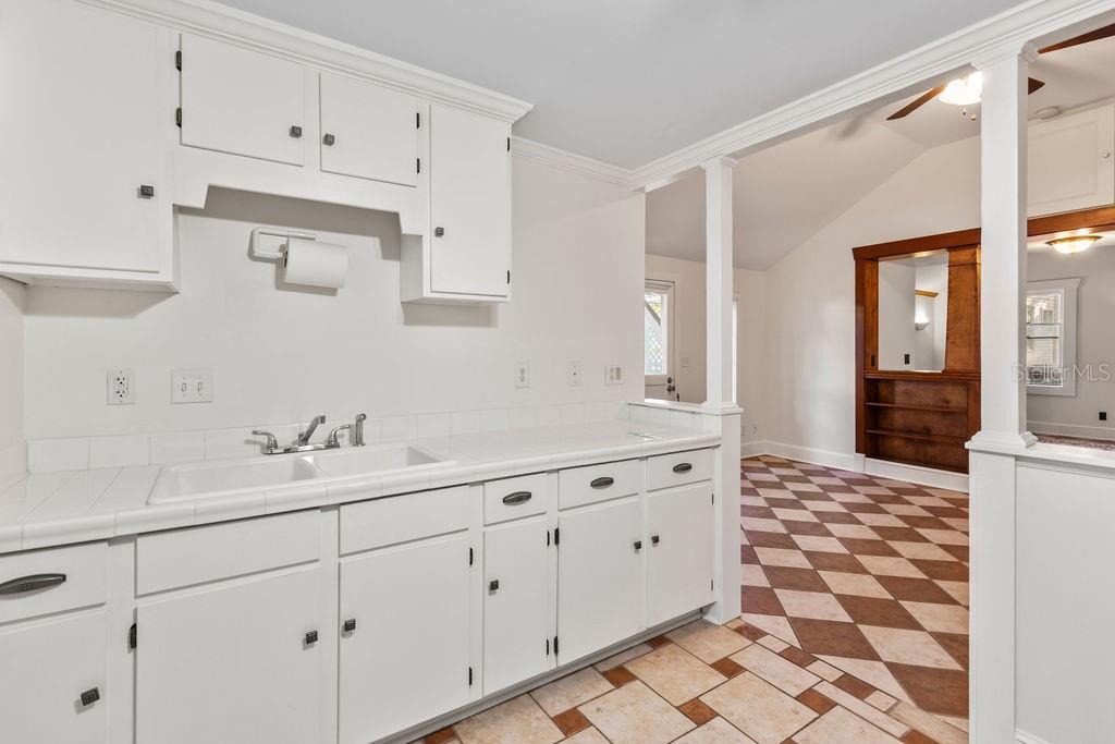 205 E VOORHIS AVE, DELAND, FL, 32724