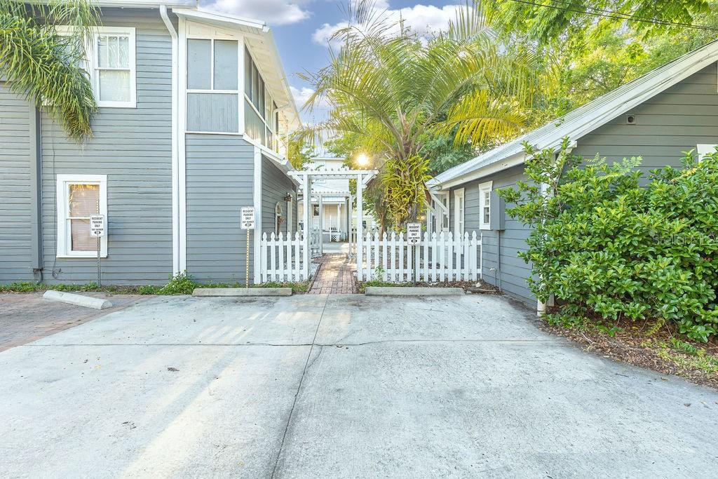 205 E VOORHIS AVE, DELAND, FL, 32724