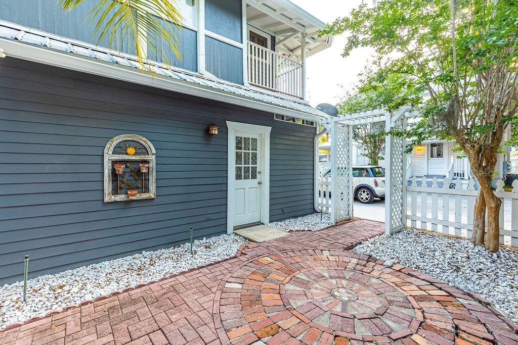 205 E VOORHIS AVE, DELAND, FL, 32724