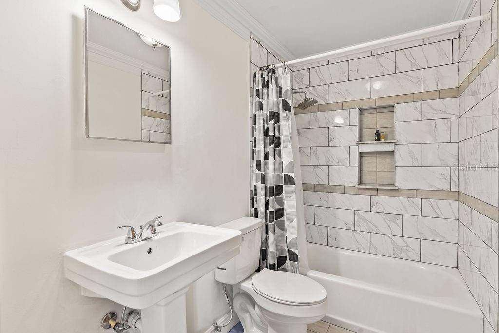 205 E VOORHIS AVE, DELAND, FL, 32724