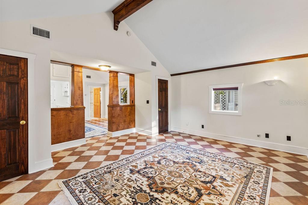 205 E VOORHIS AVE, DELAND, FL, 32724