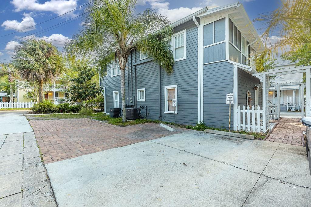 205 E VOORHIS AVE, DELAND, FL, 32724