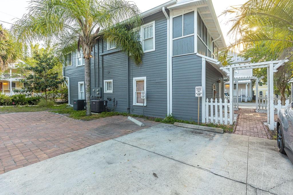 205 E VOORHIS AVE, DELAND, FL, 32724