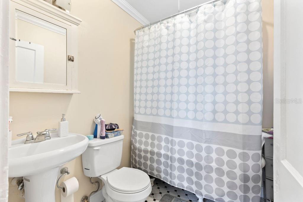 205 E VOORHIS AVE, DELAND, FL, 32724