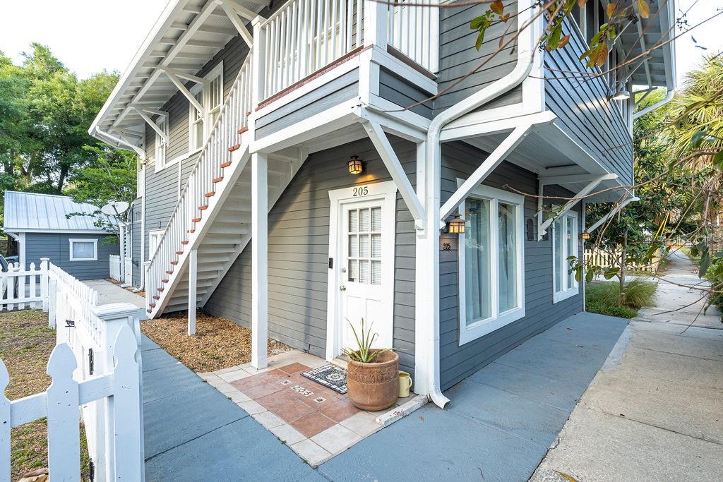 205 E VOORHIS AVE, DELAND, FL, 32724
