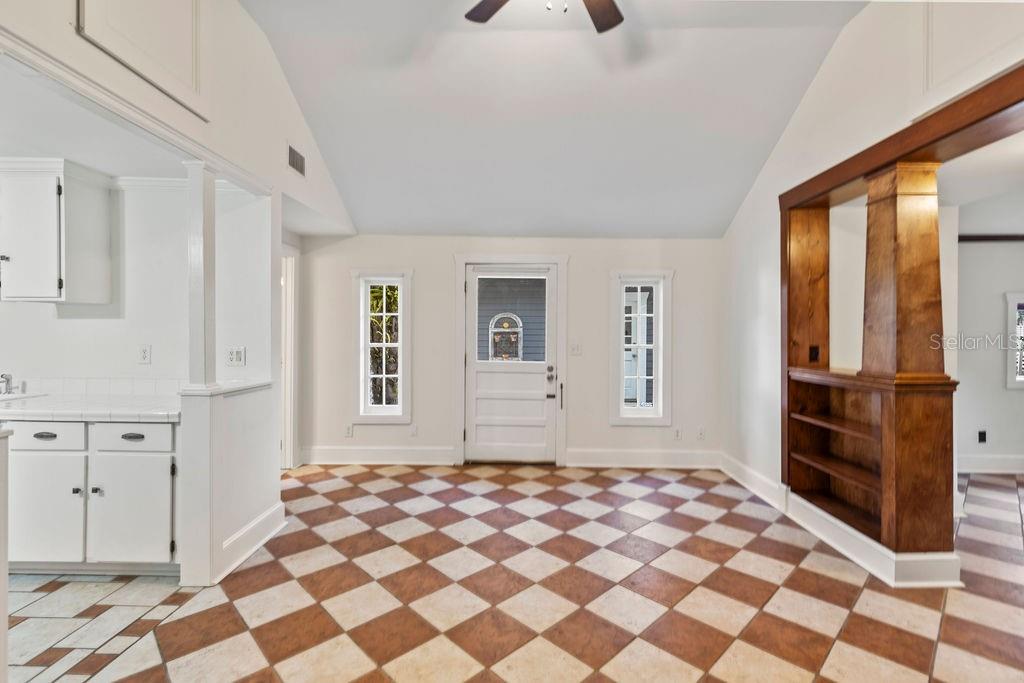 205 E VOORHIS AVE, DELAND, FL, 32724