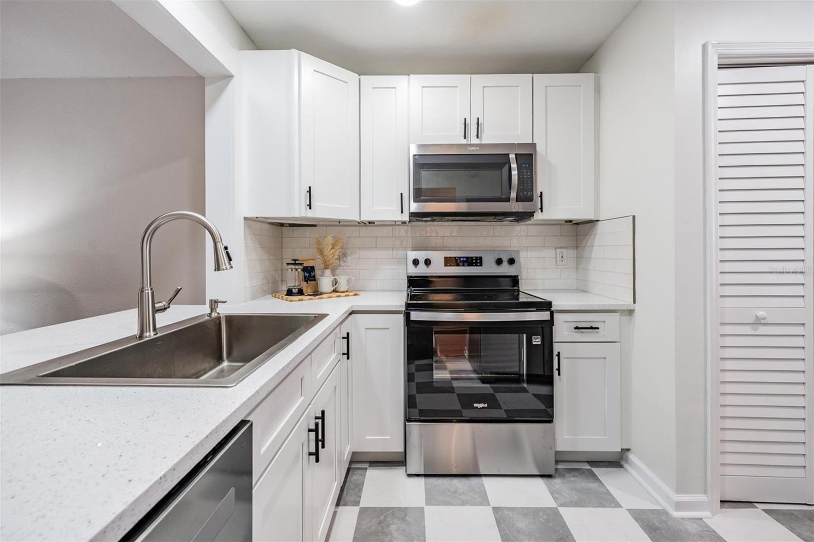 14818 WINDING CREEK CT, TAMPA, FL, 33613