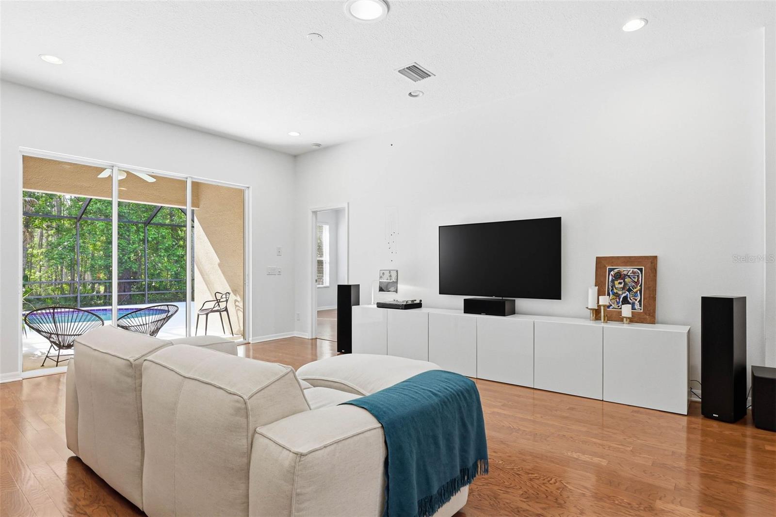 8123 CAMELLA LN, TAMPA, FL, 33647