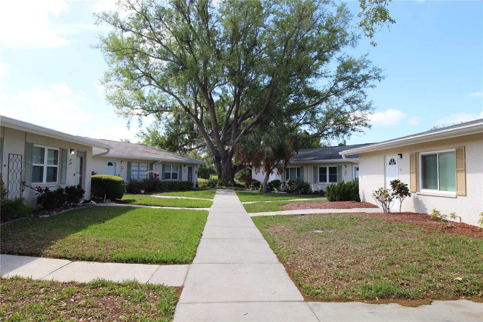 2202 CLUBHOUSE DR #187, SUN CITY CENTER, FL, 33573