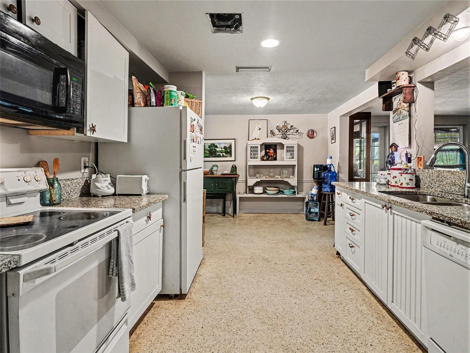 5301 ANGELES AVE, SARASOTA, FL, 34235