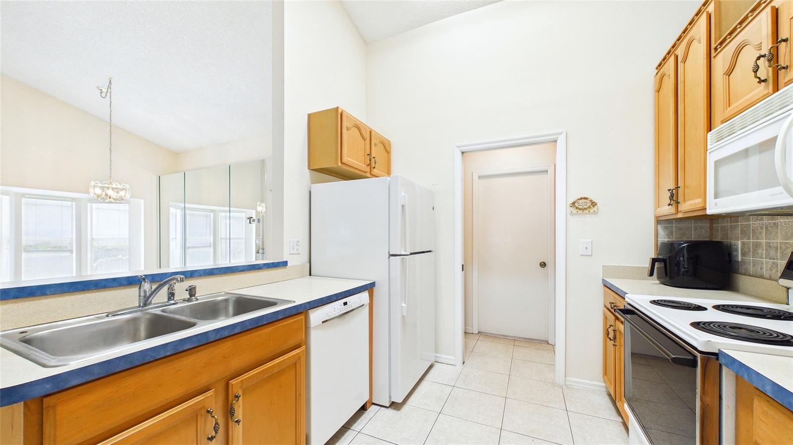 2013 W DEL WEBB BLVD, SUN CITY CENTER, FL, 33573