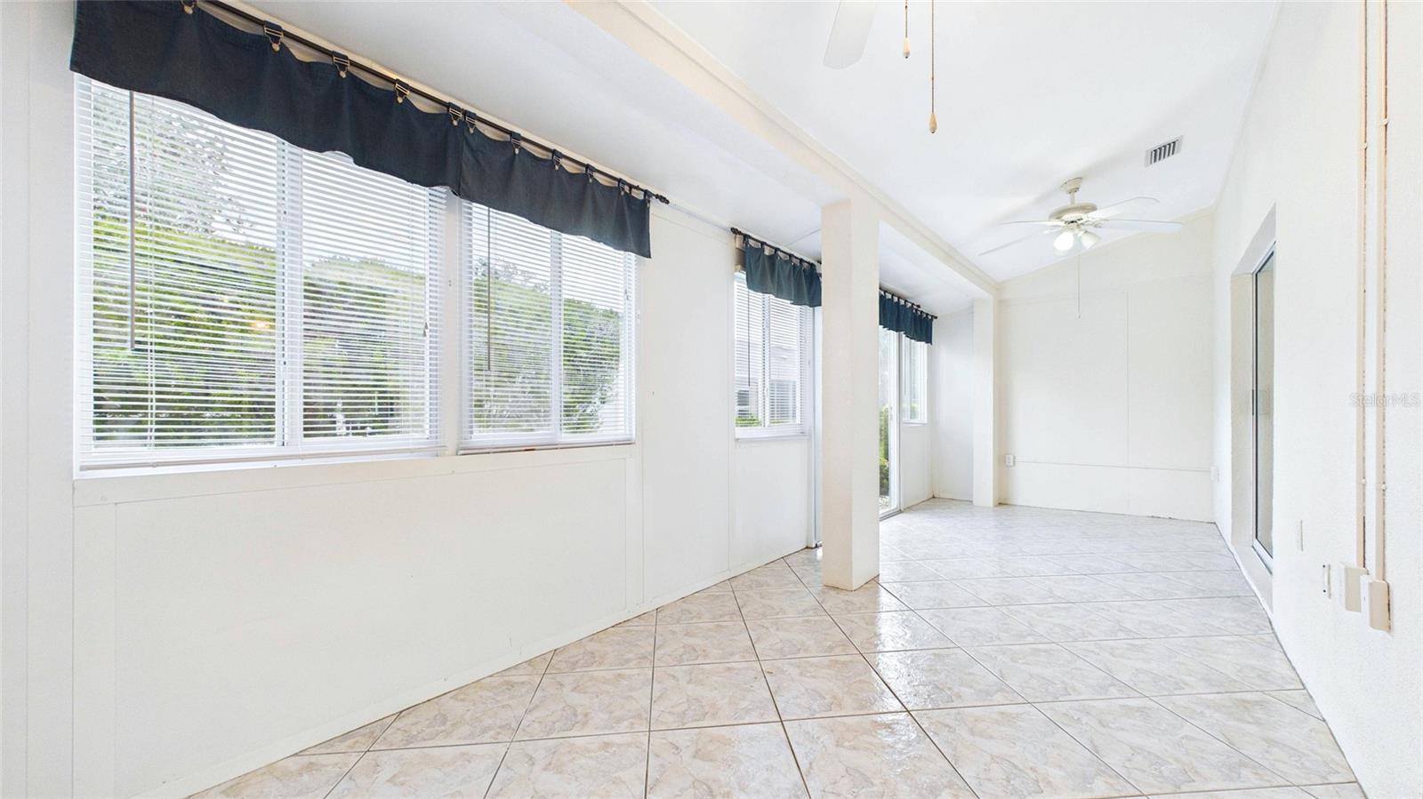 2013 W DEL WEBB BLVD, SUN CITY CENTER, FL, 33573