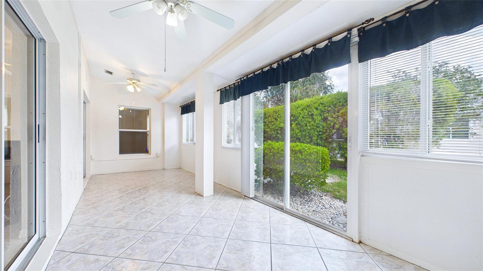 2013 W DEL WEBB BLVD, SUN CITY CENTER, FL, 33573