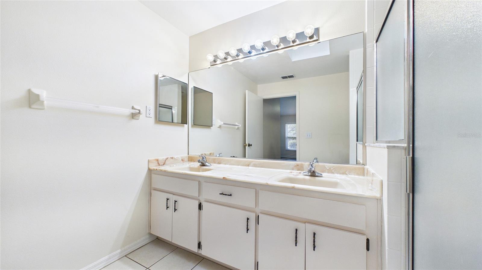 2013 W DEL WEBB BLVD, SUN CITY CENTER, FL, 33573