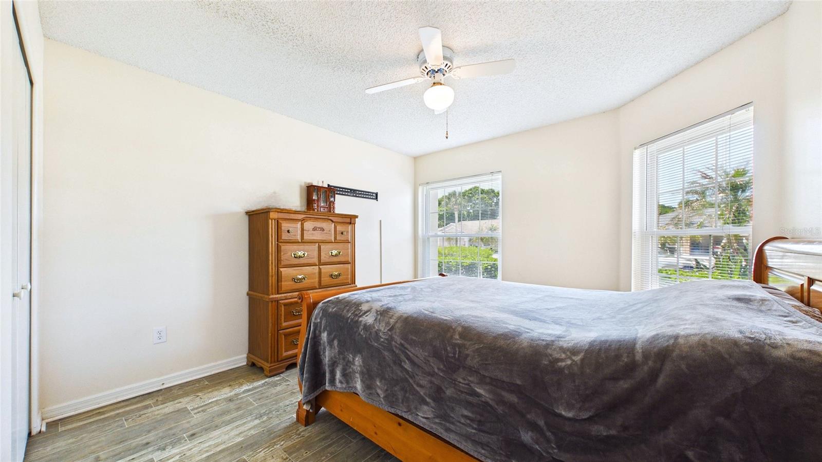 2013 W DEL WEBB BLVD, SUN CITY CENTER, FL, 33573