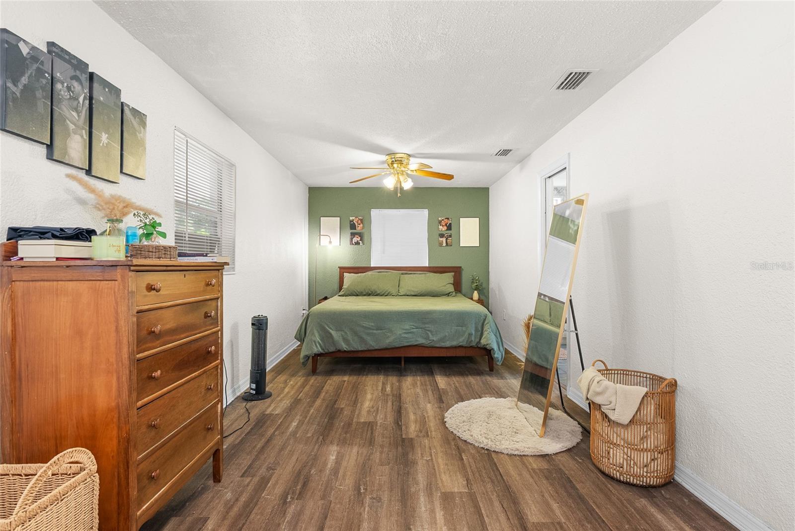 4040 68TH AVE N, PINELLAS PARK, FL, 33781