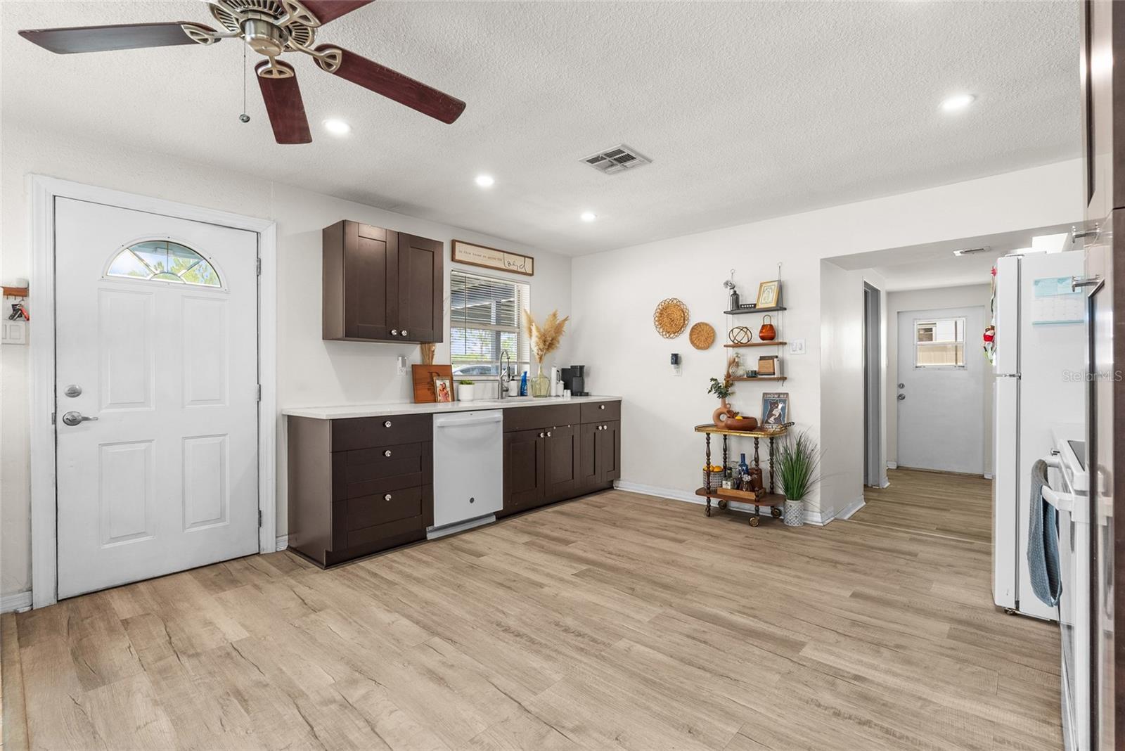 4040 68TH AVE N, PINELLAS PARK, FL, 33781