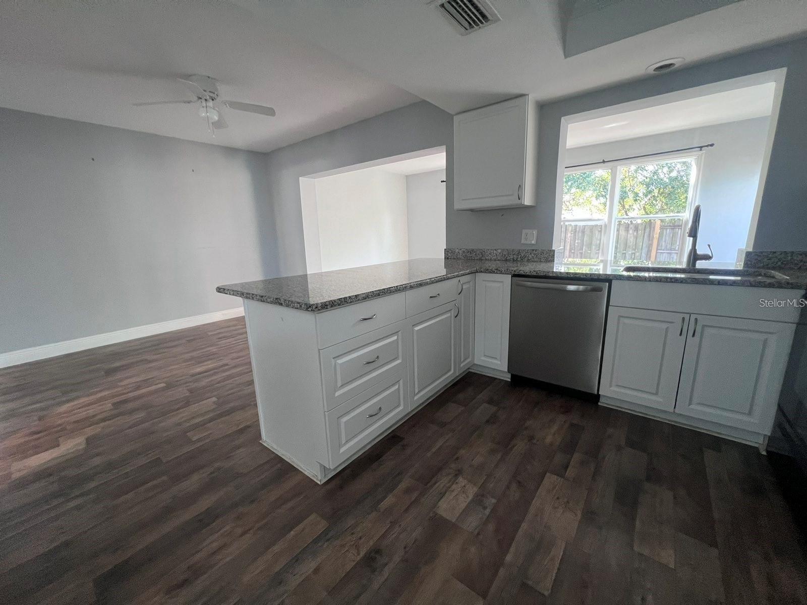 2072 LOS LOMAS DR, CLEARWATER, FL, 33763