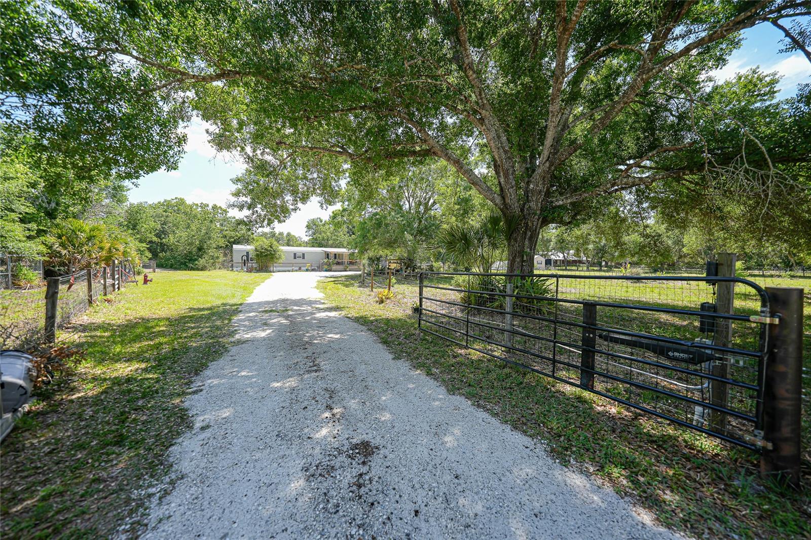 2402 NW PINE CREEK AVE, ARCADIA, FL, 34266