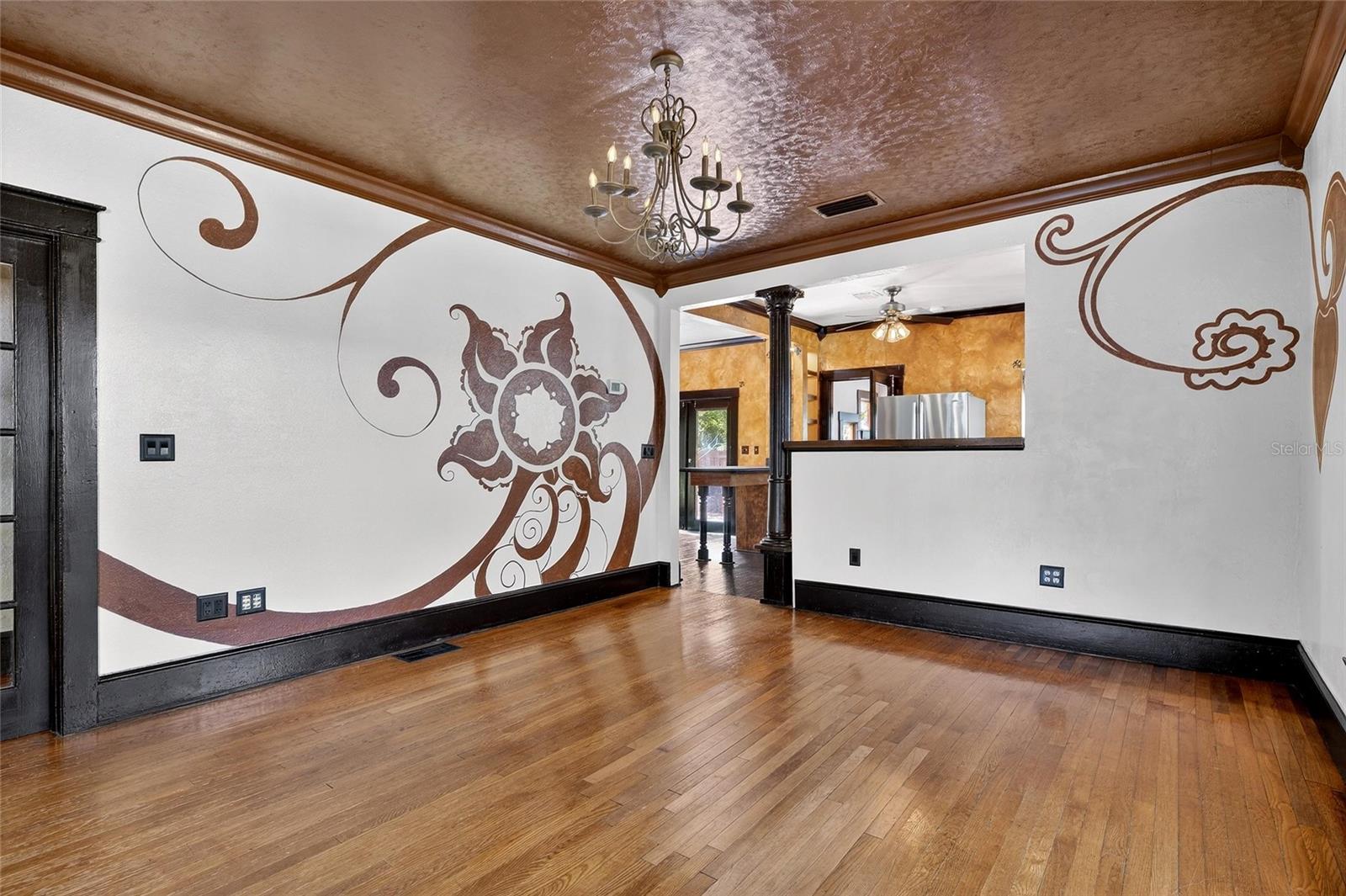 810 W RIVER HEIGHTS AVE, TAMPA, FL, 33603